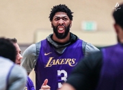 星空竞猜-Faker赛事官方发布爆冷新规，湖人争议不断！的简单介绍