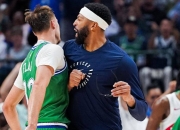 星空体育-浓眉哥在独行侠比赛中出色防守，败北引发热议！的简单介绍