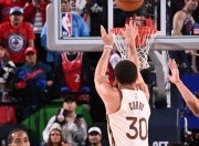 星空体育-包含巴特勒巅峰对决，库里与40激战瑞士队分钟，出色防守胜负难料！的词条