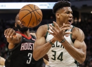 星空体育-关于密尔沃基雄鹿加时末段临场应变，志在NBA季后赛名次提升，目标明确，团队化学反应显著的信息